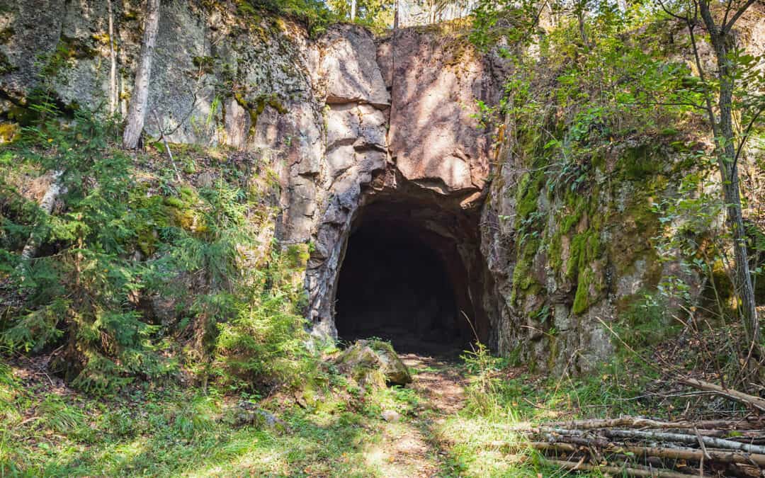 Kostbarkeiten im Wald – Hohlwege, Glashütten und Co.